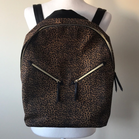 Stella & Dot Handbags - Stella and Dot animal print backpack in EUC🍀